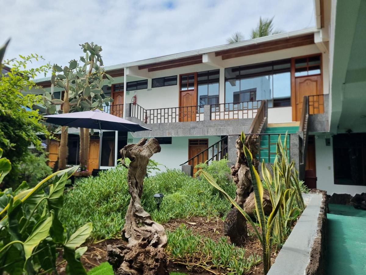 Fernandina Hotel & Spa Puerto Ayora  Exterior photo