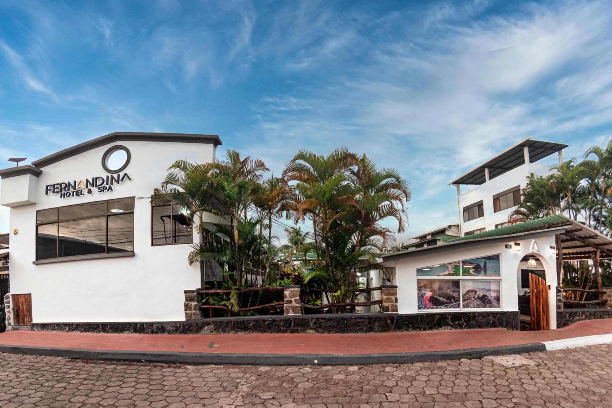 Fernandina Hotel & Spa Puerto Ayora  Exterior photo